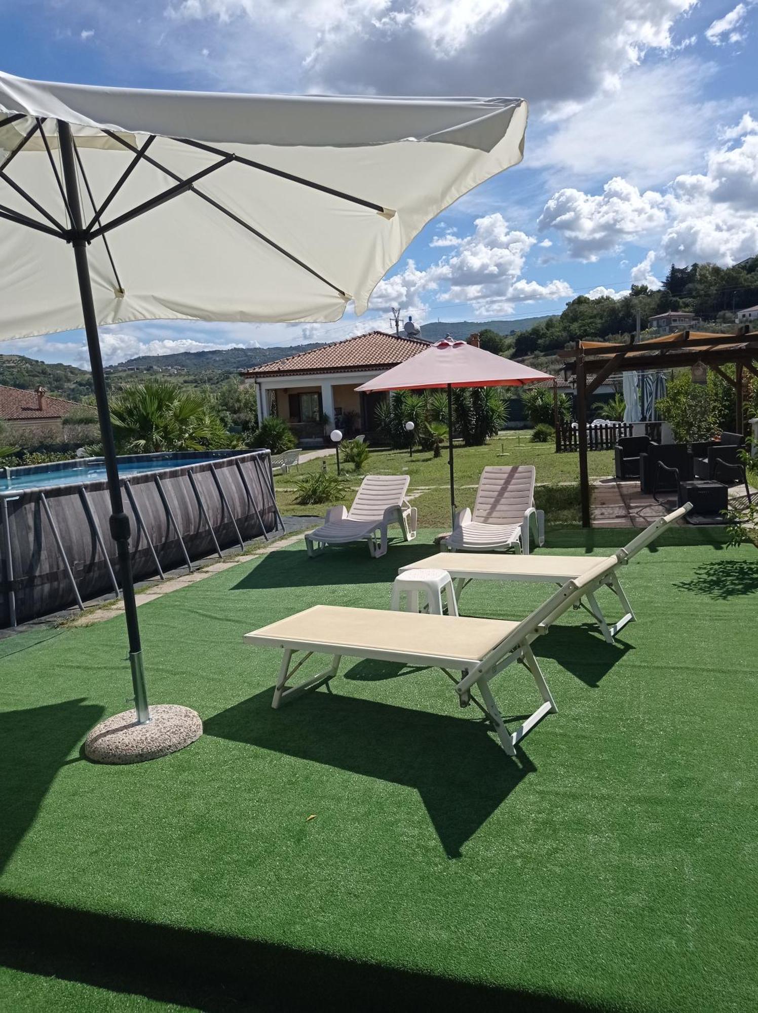 B&B Le Rose Санта-Мария-ди-Кастеллабате Экстерьер фото