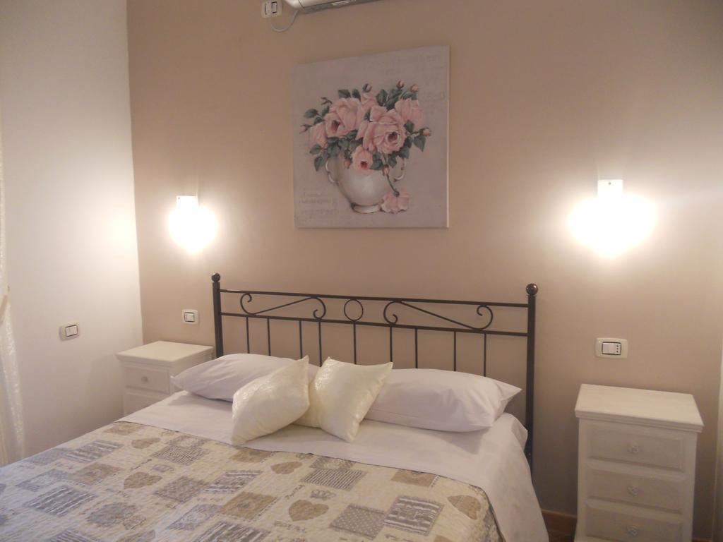 B&B Le Rose Санта-Мария-ди-Кастеллабате Экстерьер фото