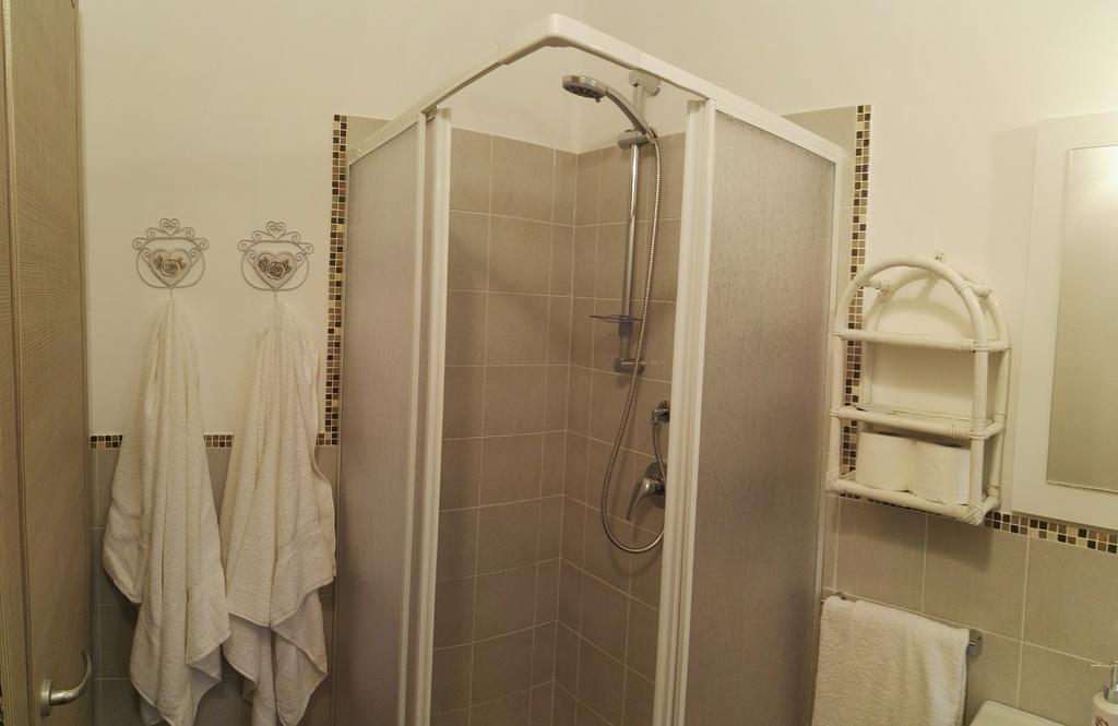 B&B Le Rose Санта-Мария-ди-Кастеллабате Экстерьер фото